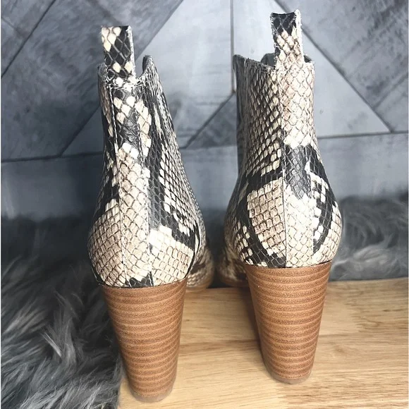 MARC FISHER NWOB ANNABEL WESTERN HEELED SNAKESKIN BOOTIE - Picture 5 of 9